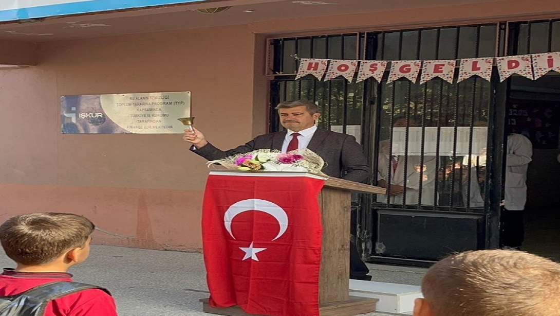 2025-2026 EĞİTİM ÖĞRETİM YILI İLK ZİLİ MEVLÂNÂ İLKOKULU'NDA ÇALDI